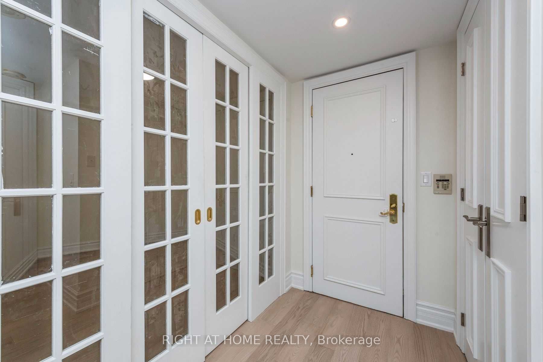 10 Old York Mills Rd 511