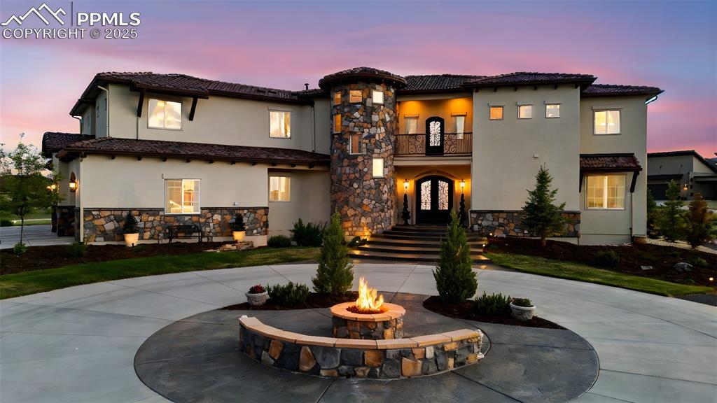 1425 Vine Cliff Heights