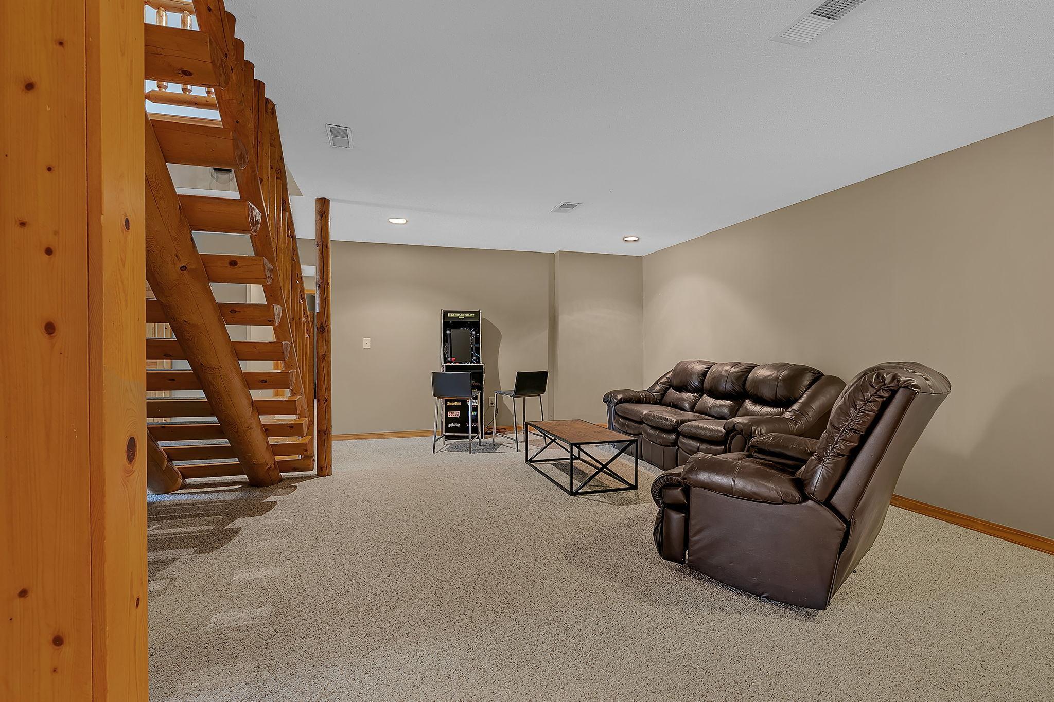 20368 Edgehill Circle