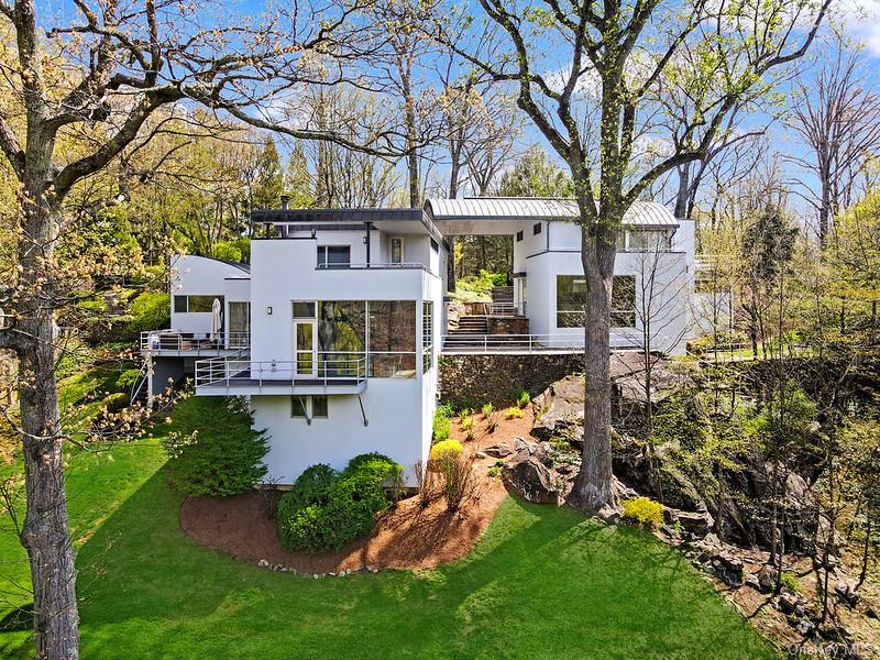54 Cross Pond Road
