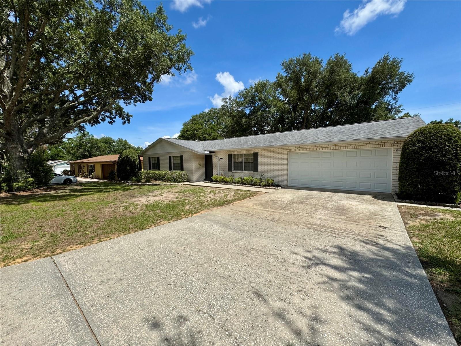 827 Strawberry Lane