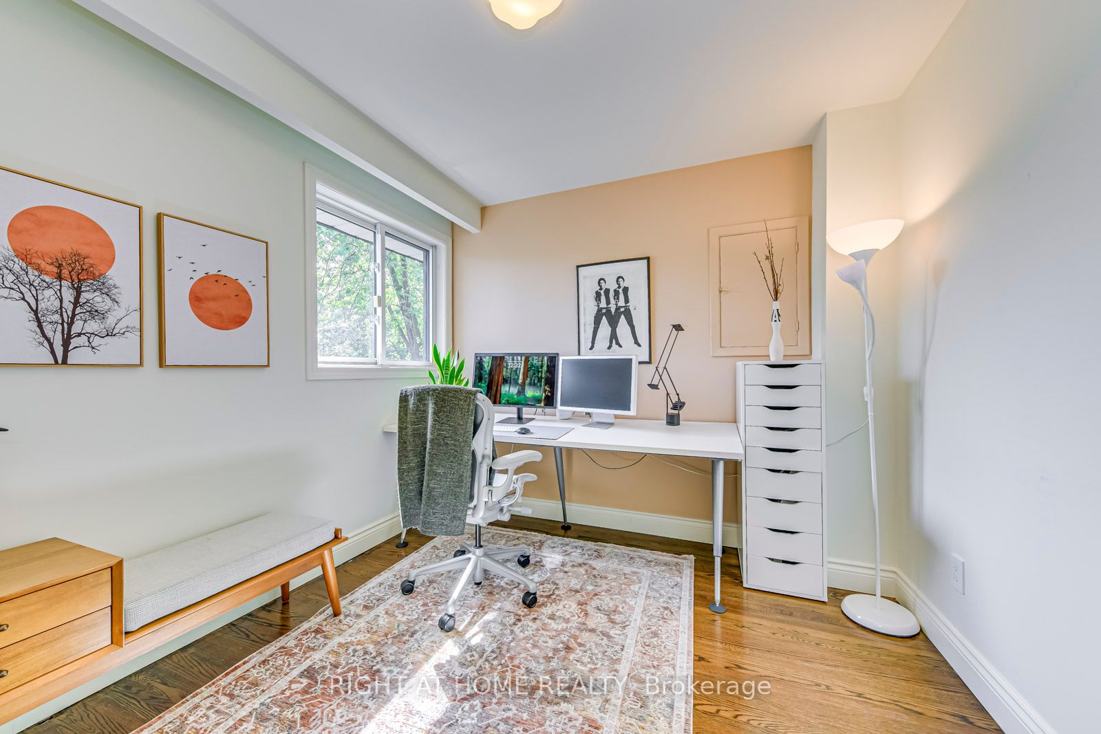1306 Napier Cres