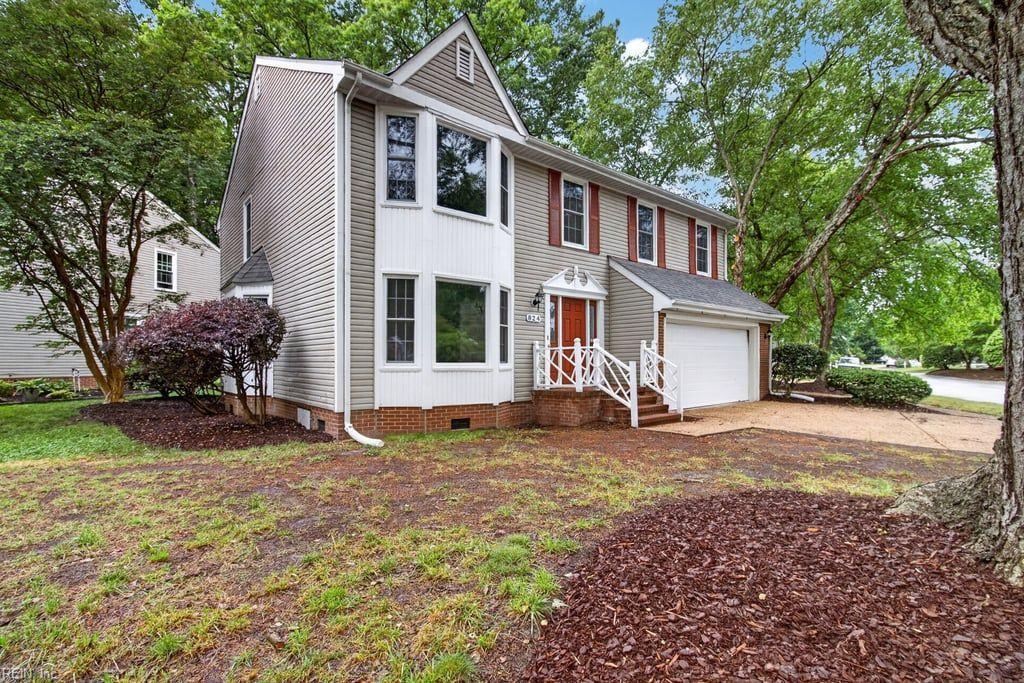824 Lancaster Lane