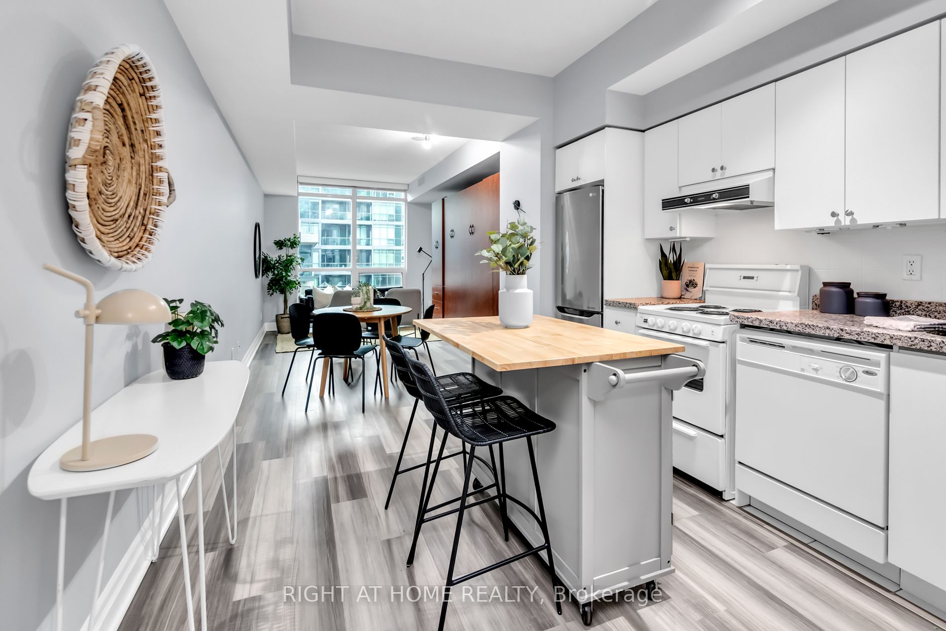 219 Fort York Blvd 721