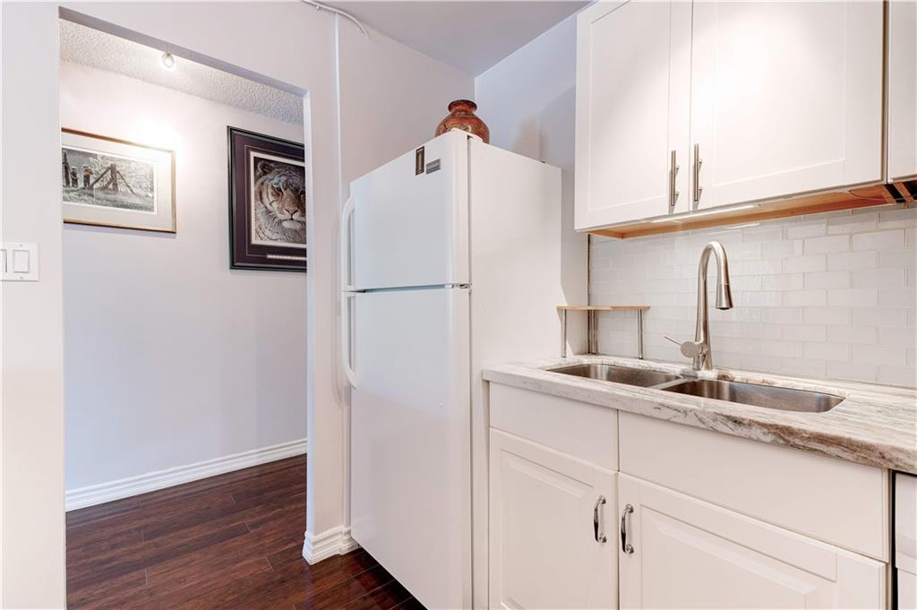 150 CHARLTON Avenue E 308