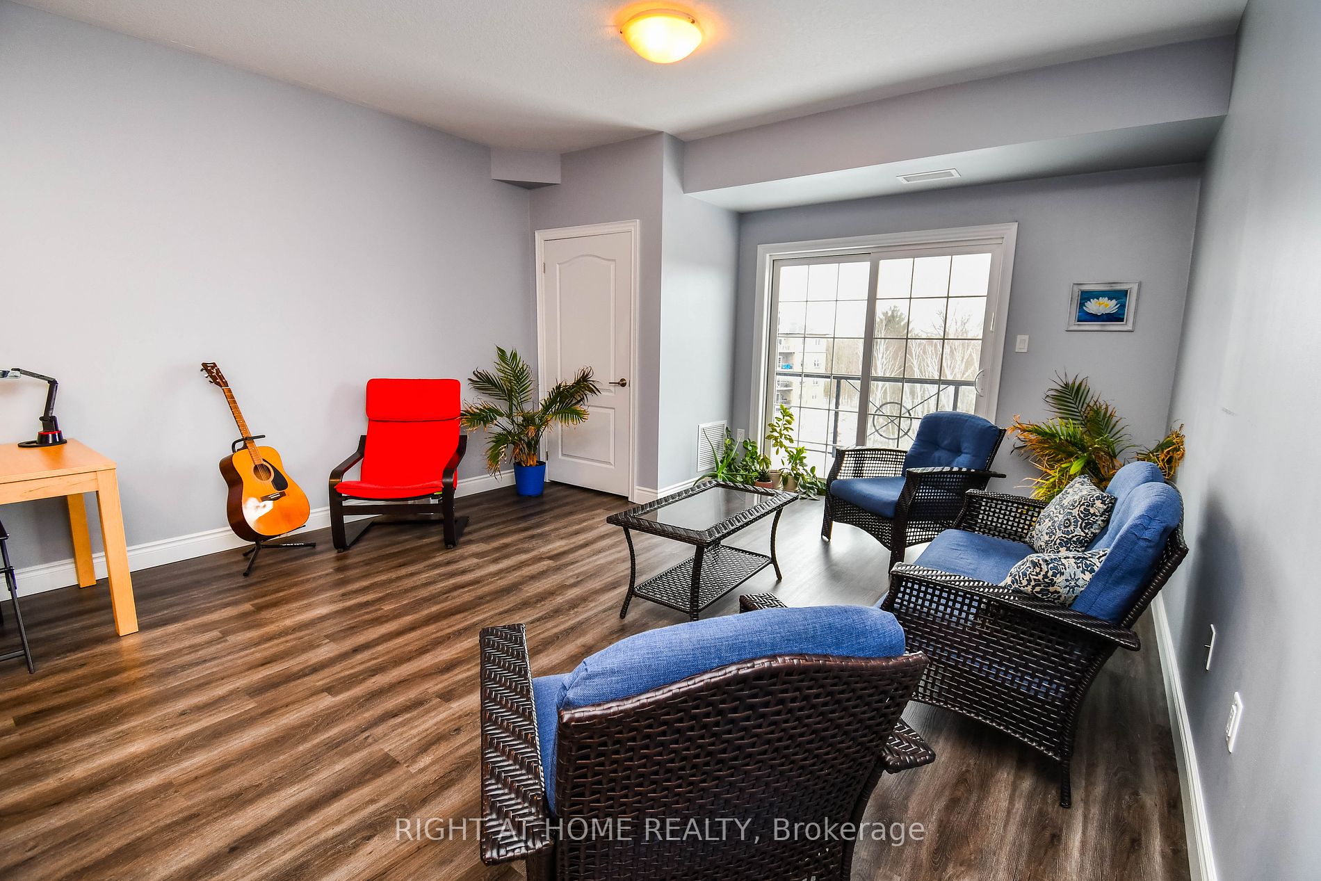 40 S Ferndale Dr 409