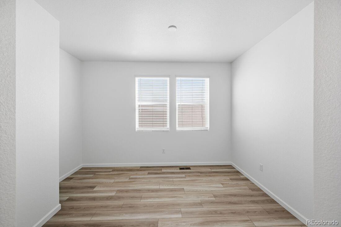 1185 Prospect Aly