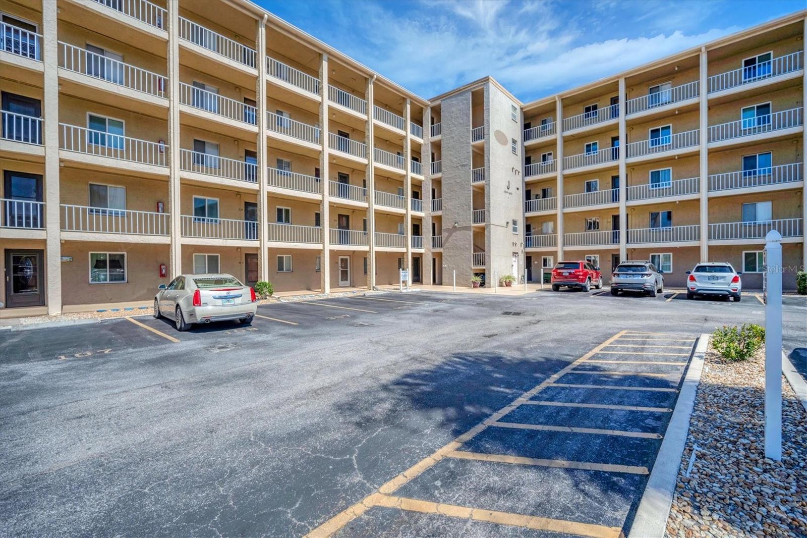 3661 Lake Bayshore Drive 507J