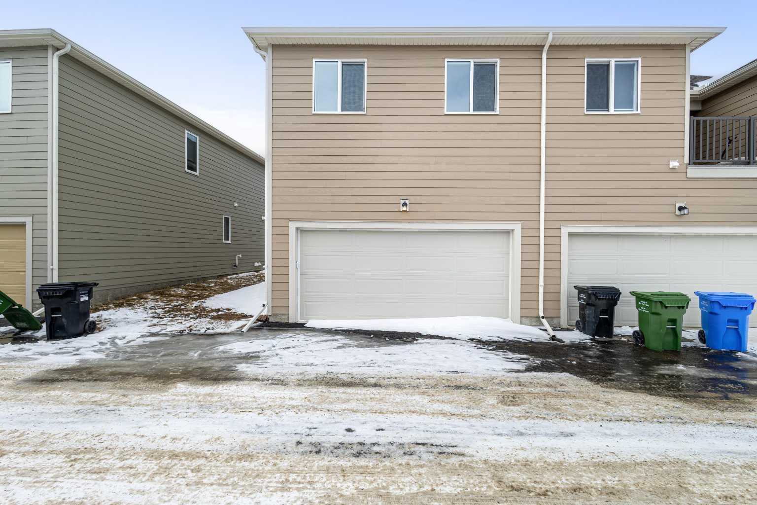 225 Yorkville Boulevard SW