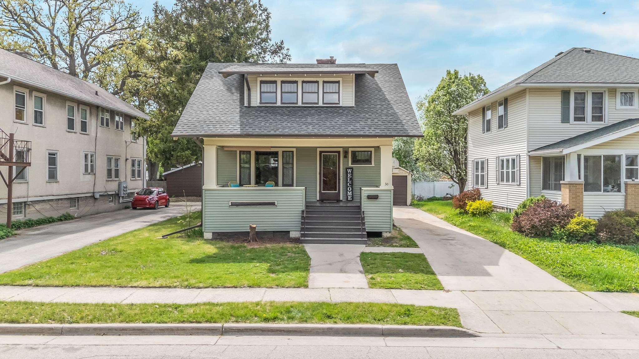30 Oaklawn Avenue