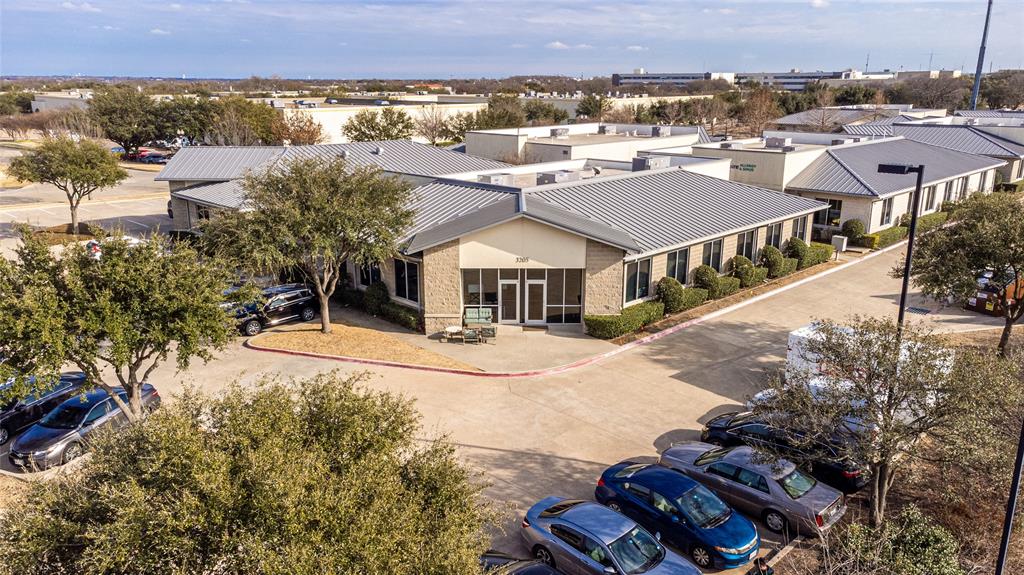 Prime Investment Opportunity in Richardson: This well-maintained 5,003 sq. ft. office space offers an excellent choice for investors or owner-users. Located near the George Bush Turnpike and Highway 75 intersection, this property provides easy access and excellent visibility. With four exterior doors, the space offers creative, dividable options, allowing for multiple configurations to accommodate various business needs. Common plaza amenities include a reservable conference room, and gym with shower and lockers. Situated directly across from the renowned Methodist Hospital, the location benefits from high traffic and a strong professional presence. Ideal for a 1031 exchange or direct investment, this office space is a rare opportunity in a thriving commercial district.