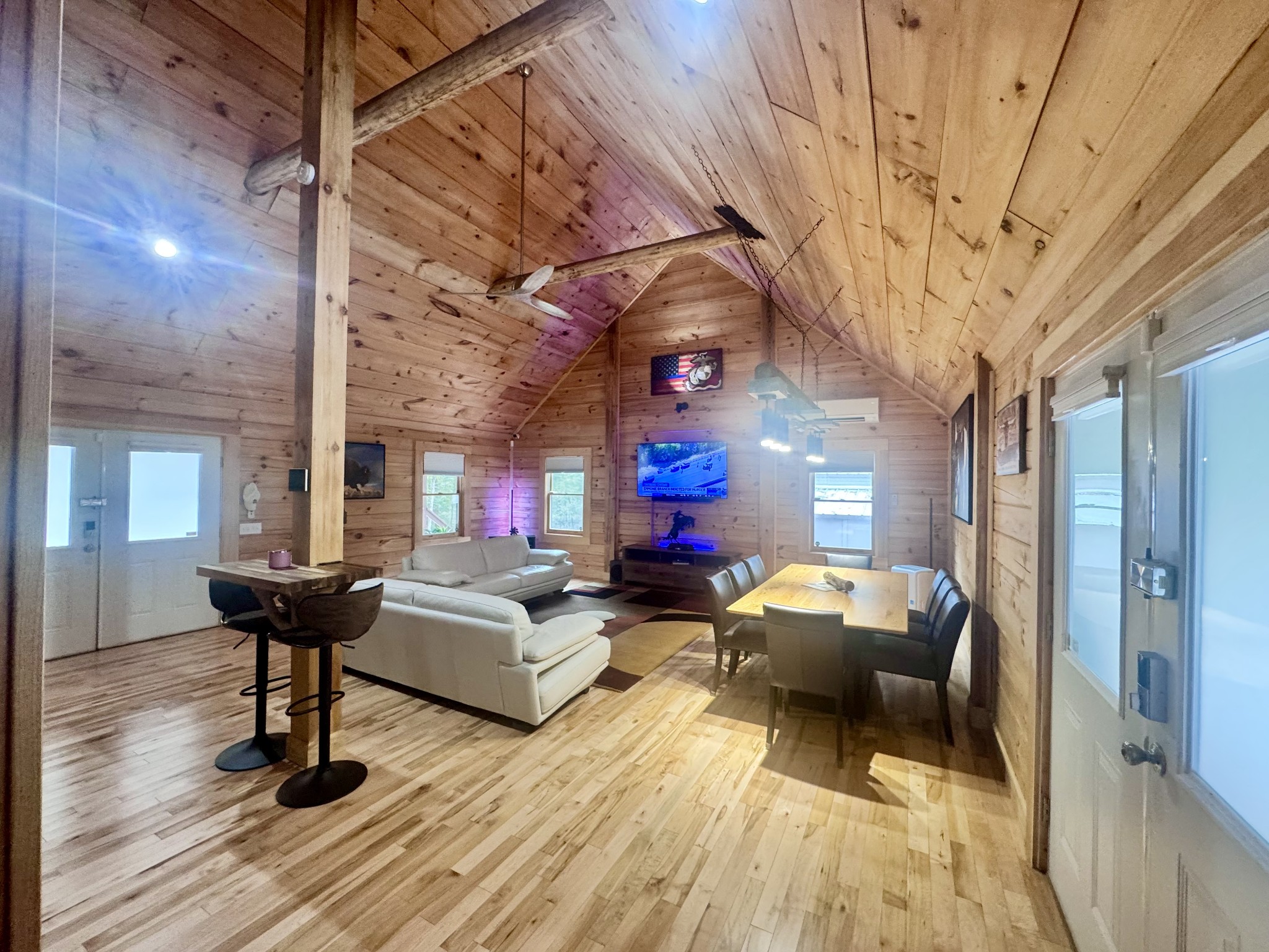 6095 Old Highway 13