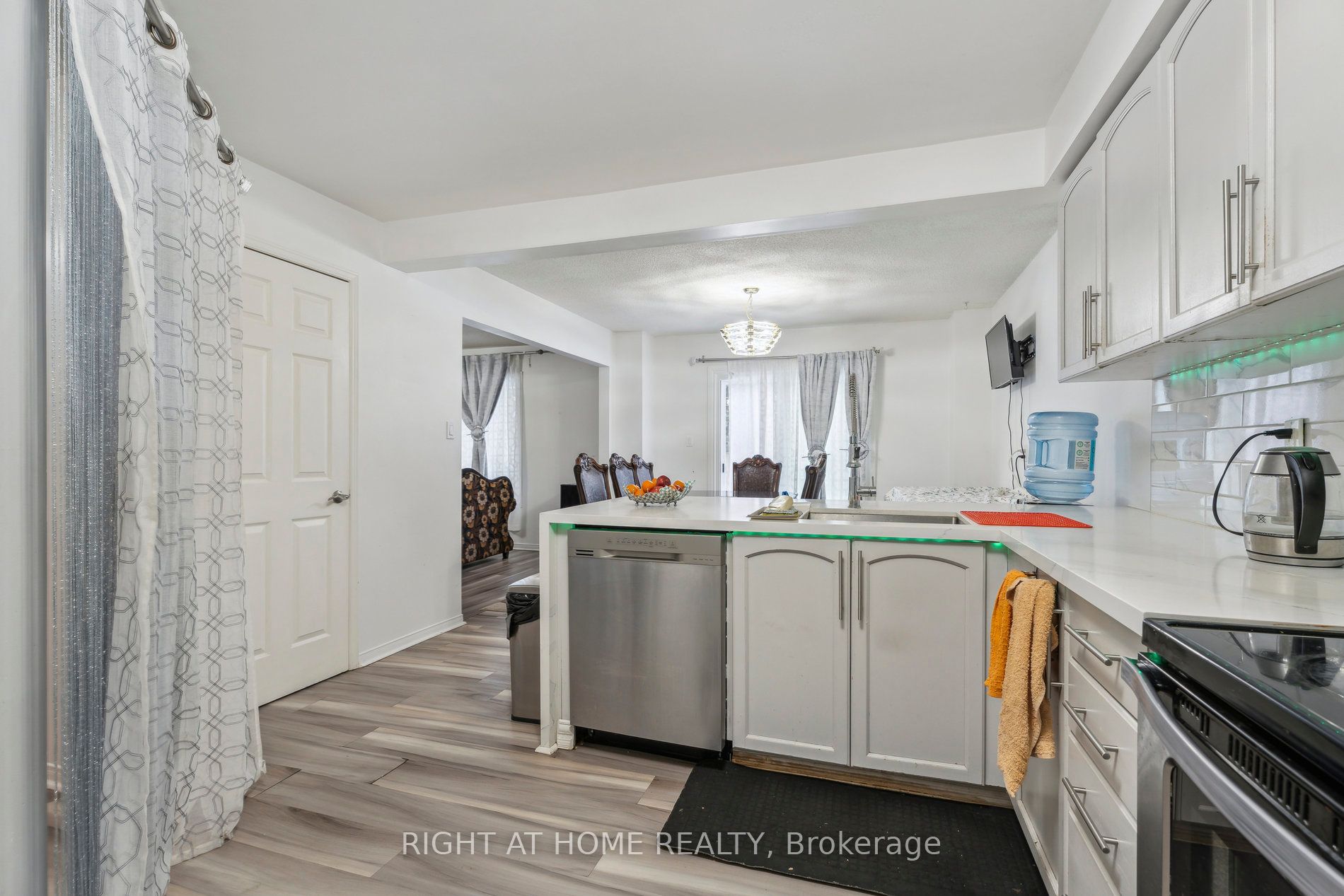200 W Livingstone W St