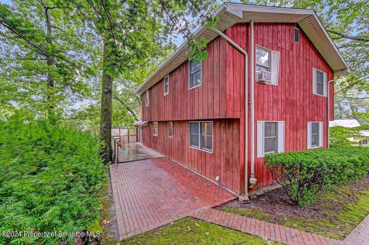 700 Lilac Lane