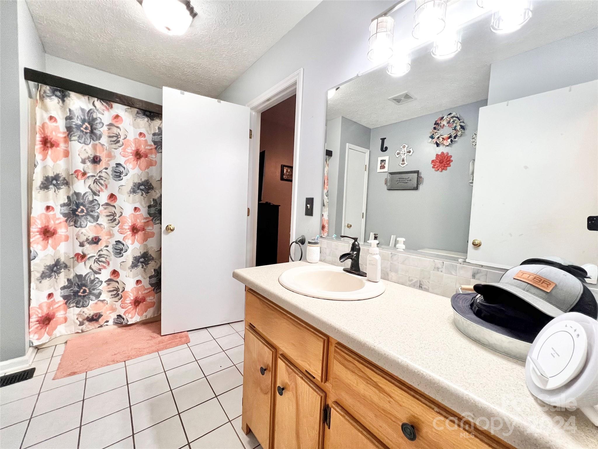 3556 Majestic View Place