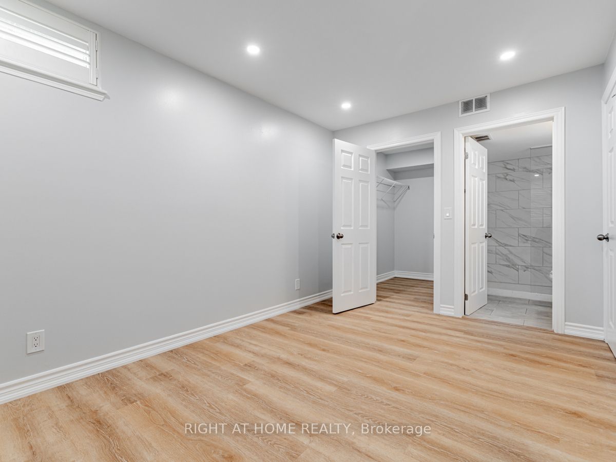 108 W Redpath Ave 26