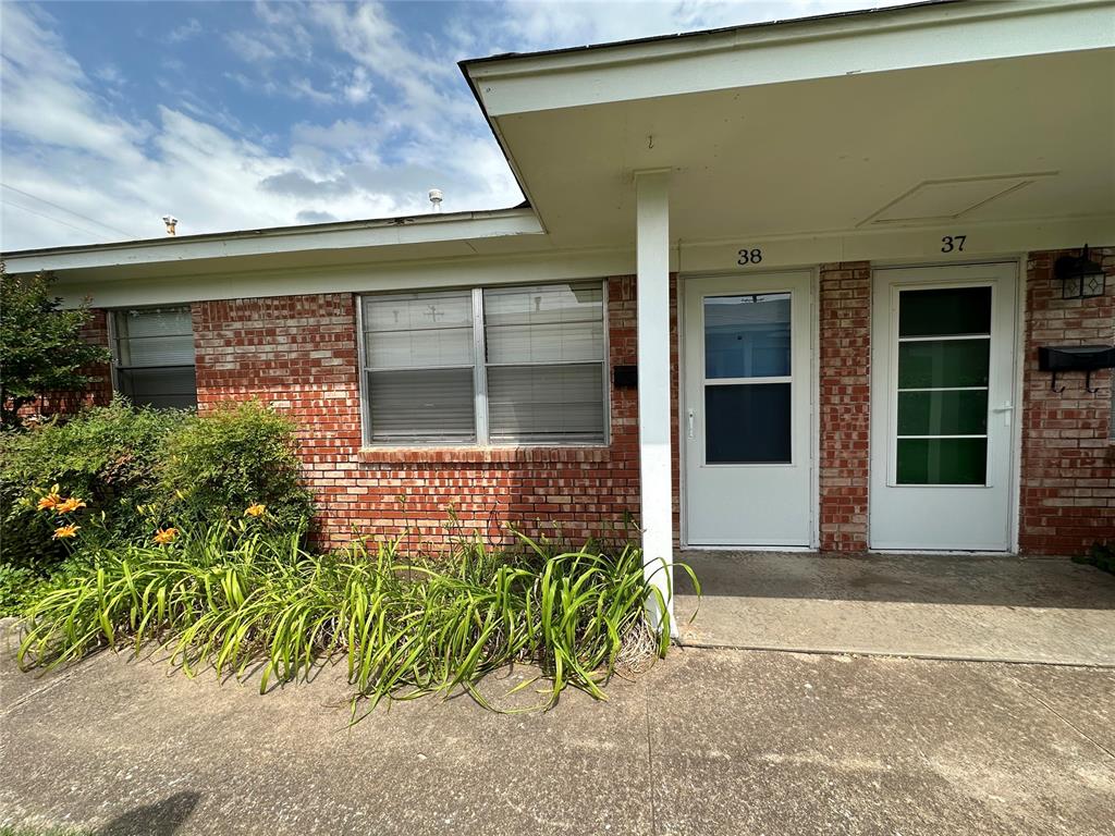 This duplex unit is just east of the University of Oklahoma intramural fields. The living area has vinyl flooring, built-in bookshelves, and a large window that lets in lots of natural light. There is access to the backyard through the kitchen. Kitchen has a refrigerator, stove, and dishwasher. Washer and dryer are provided. The two bedrooms have carpet and ceiling fans. Please note: The images shown represent the general layout and features of the apartment type, but the actual unit may vary. We encourage you to schedule a tour to see the specific units available. The new lease will go through May 31st, 2026. This is a no-pets and non-smoking unit. The security deposit is $975.