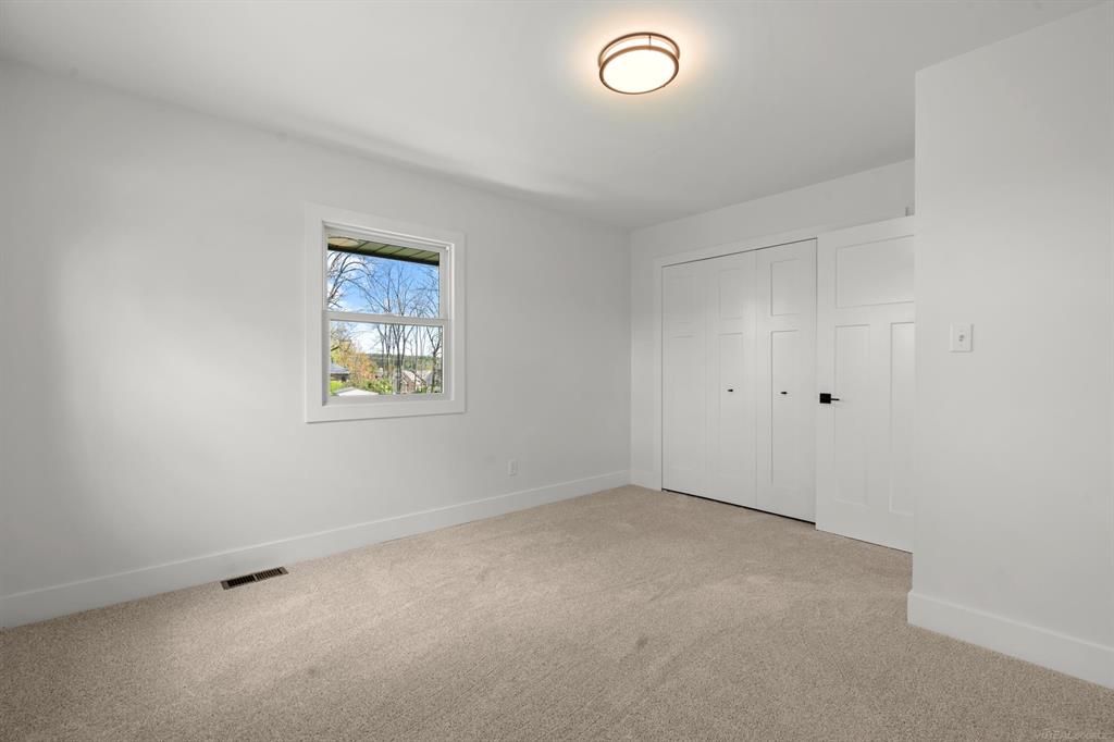7533 Roberta Lane