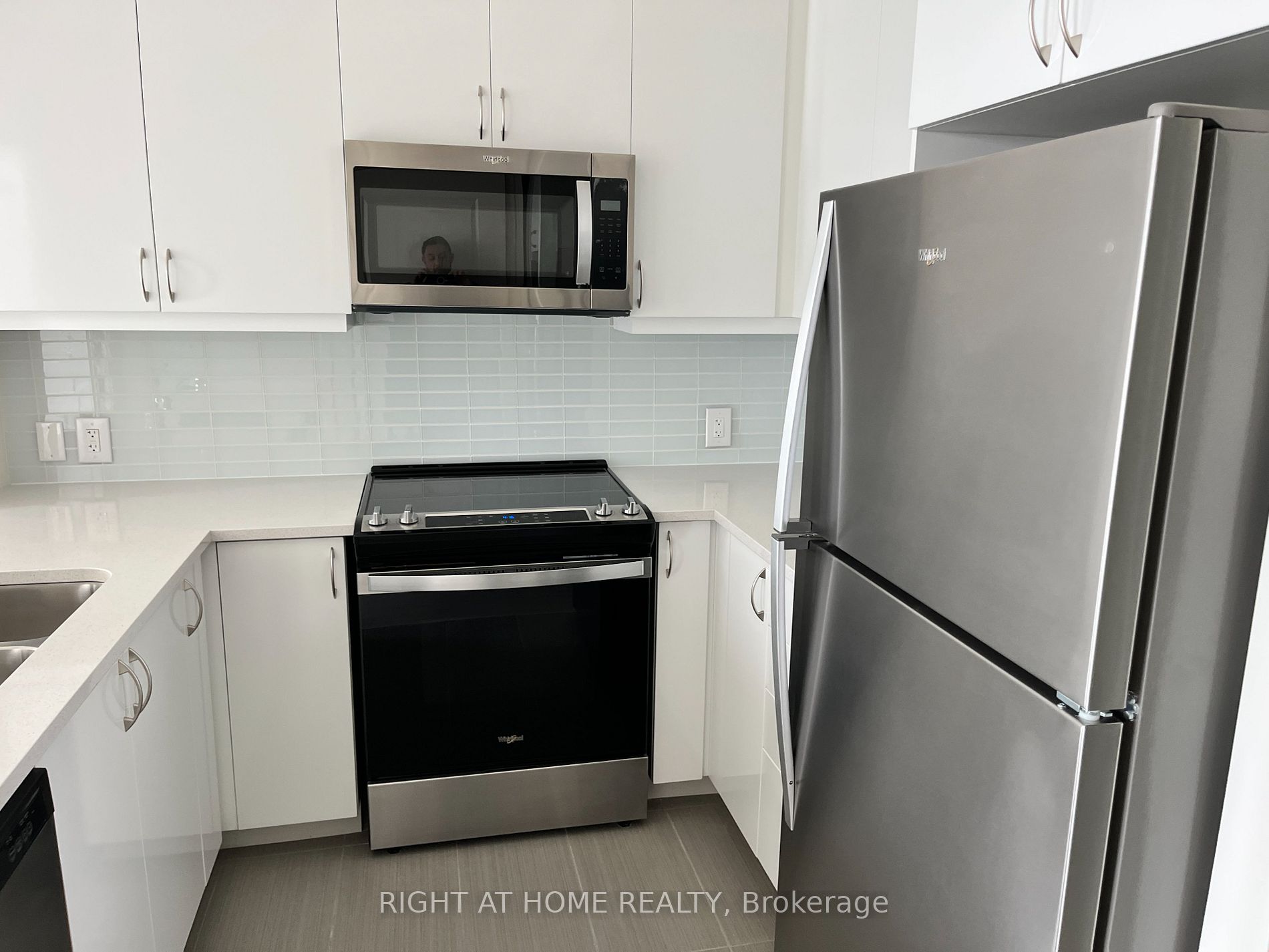 4955 Yonge St 2906