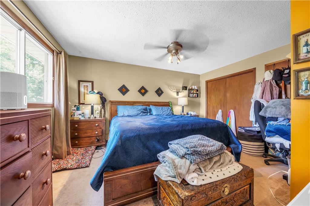 3929 Vineyard Crescent