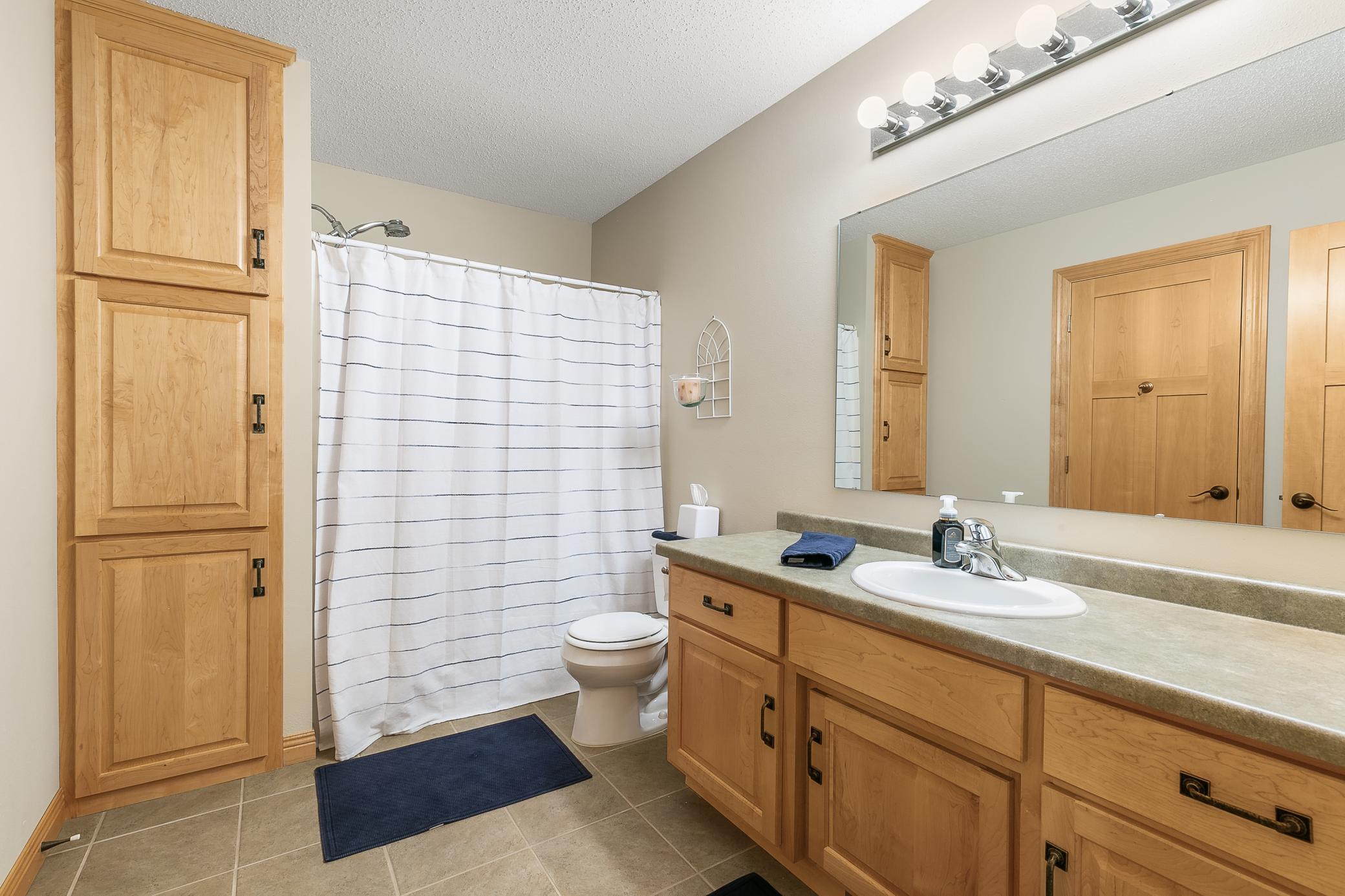 1301 Pondview Lane