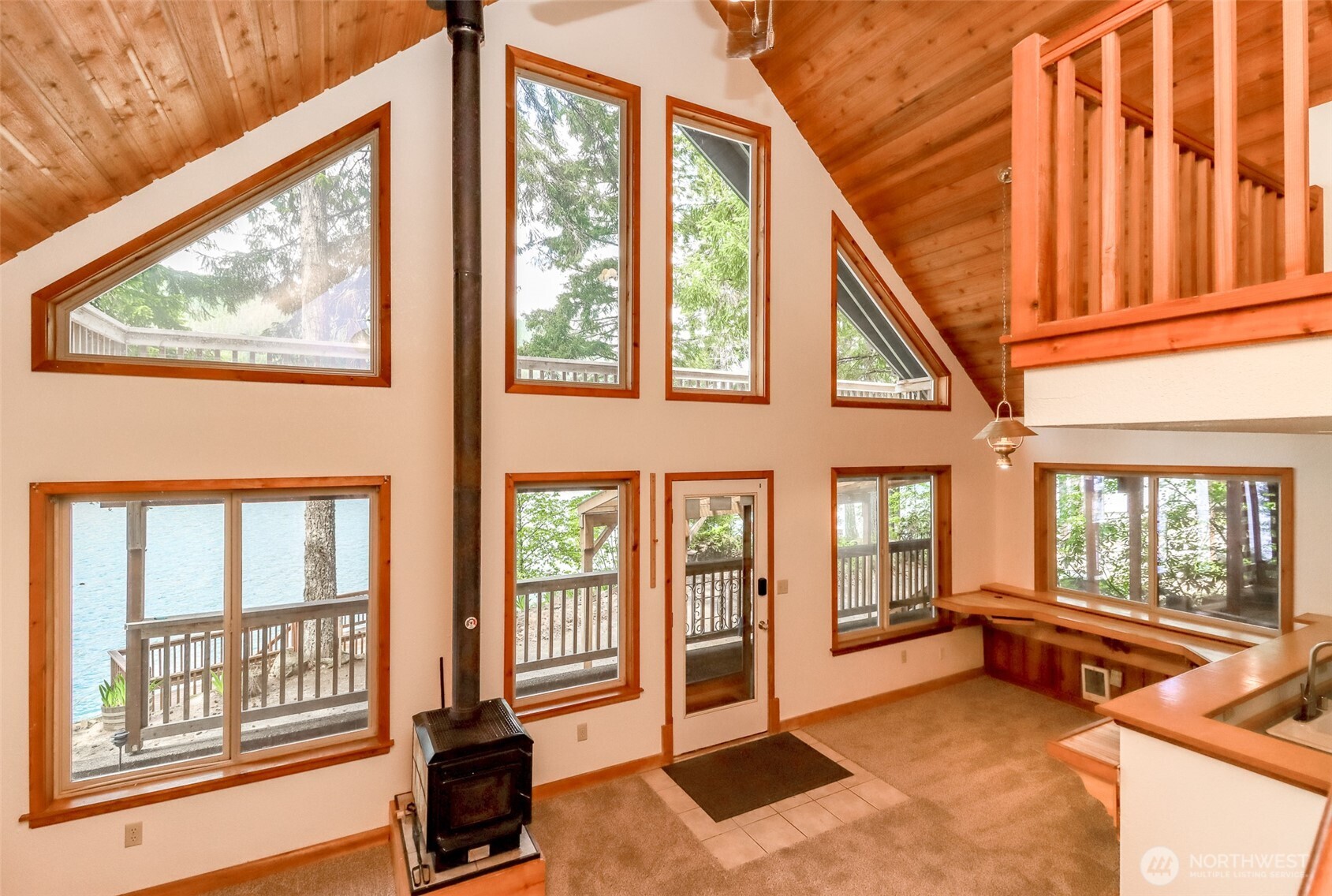 40 N Lakefront Loop
