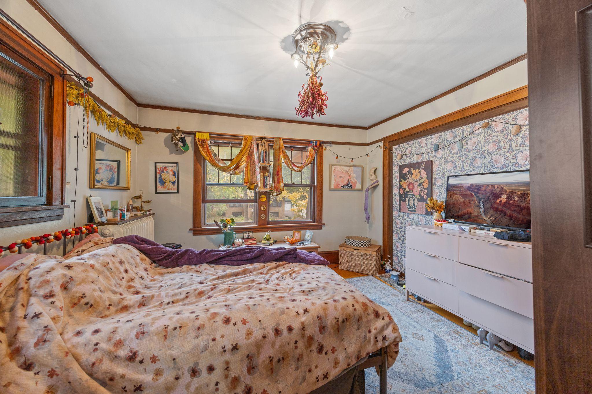 210 Warwick Street SE