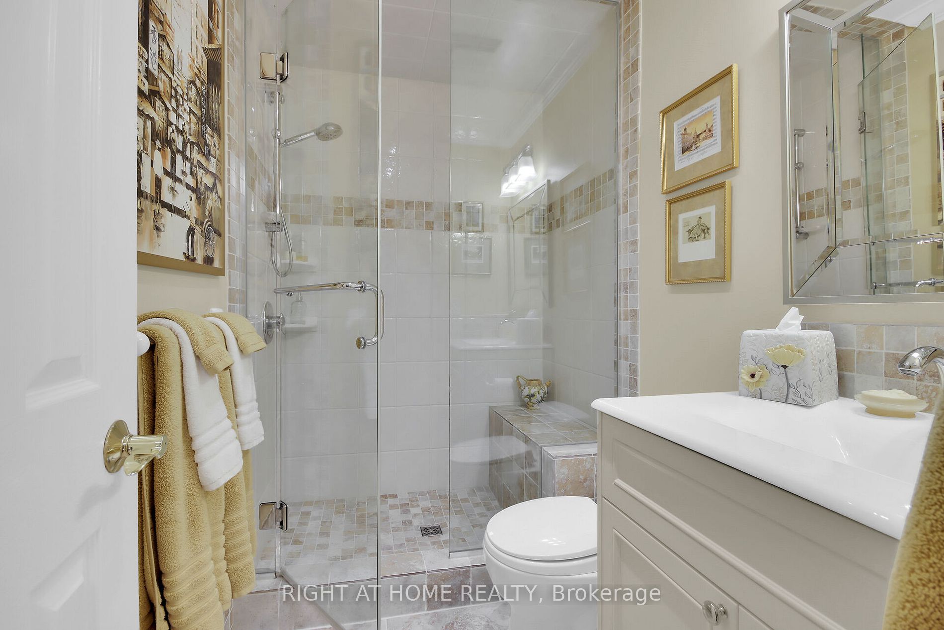3468 Paul Anka Dr