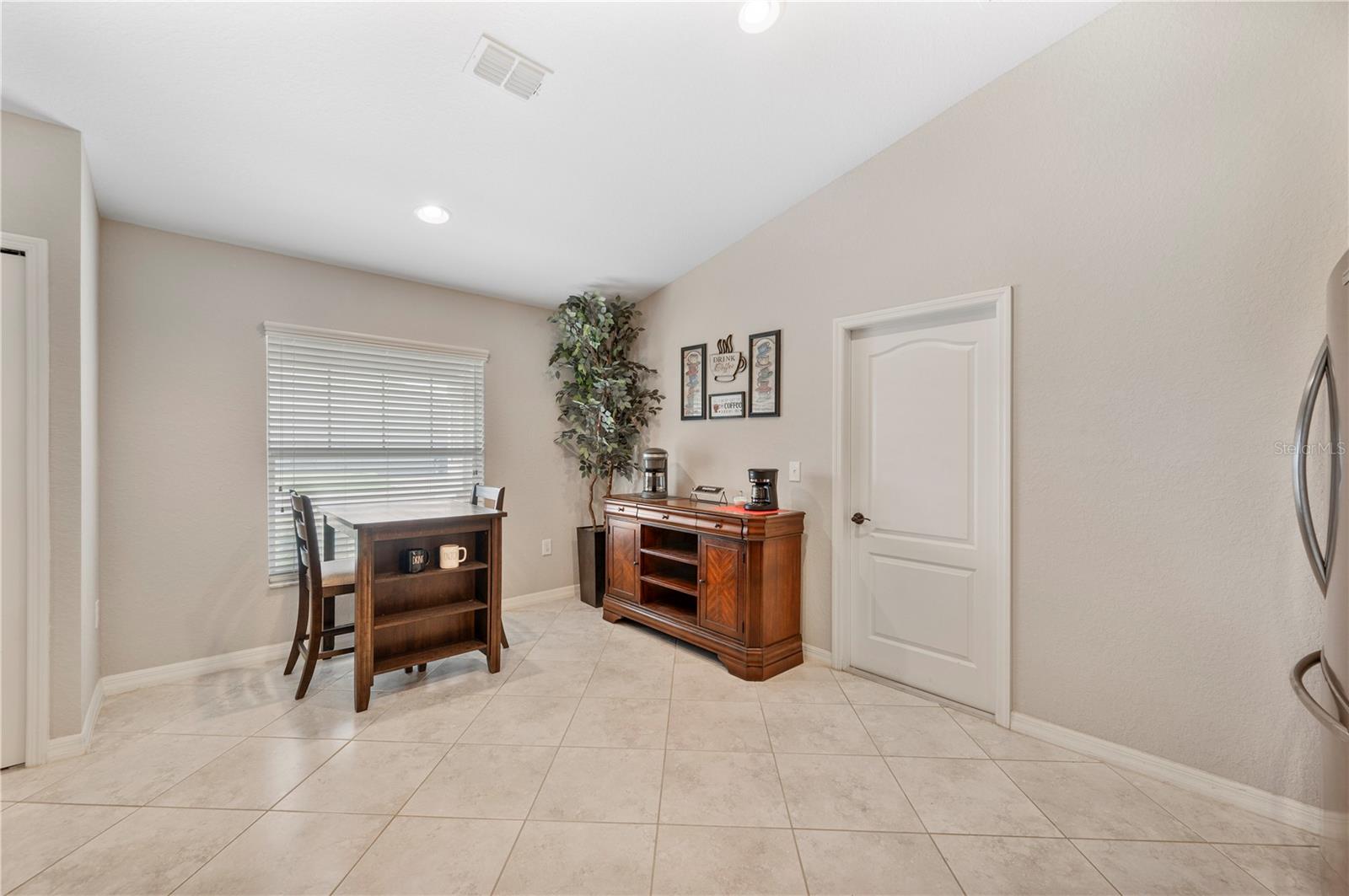 1882 Creeks Vista Boulevard