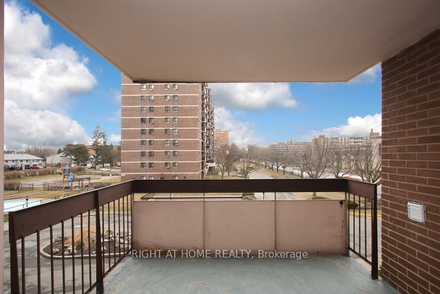 1615 Bloor St 304