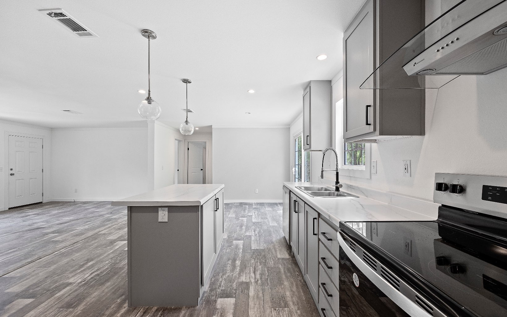 458 NW Ivy Gln