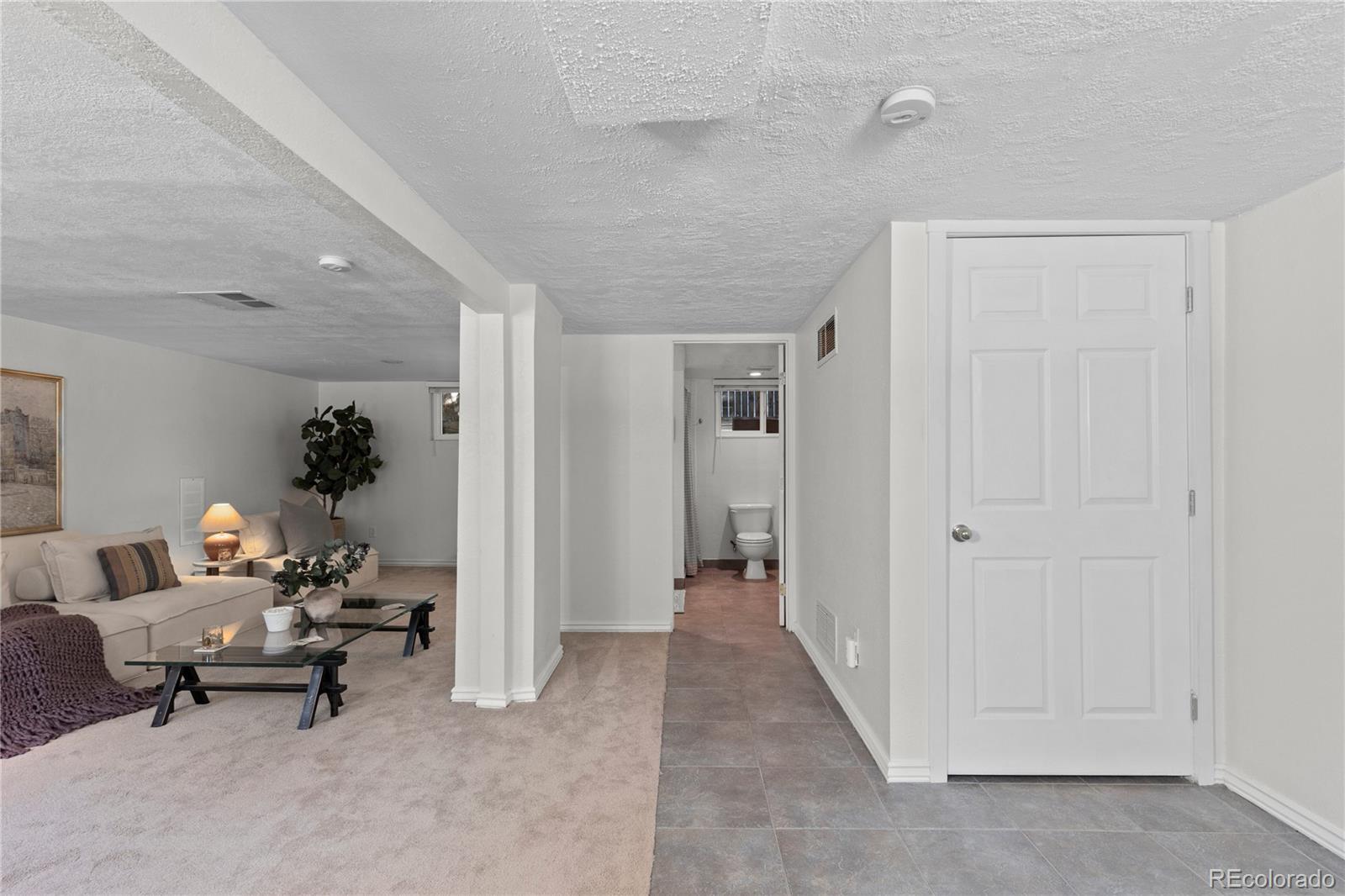 2042 S Humboldt Street