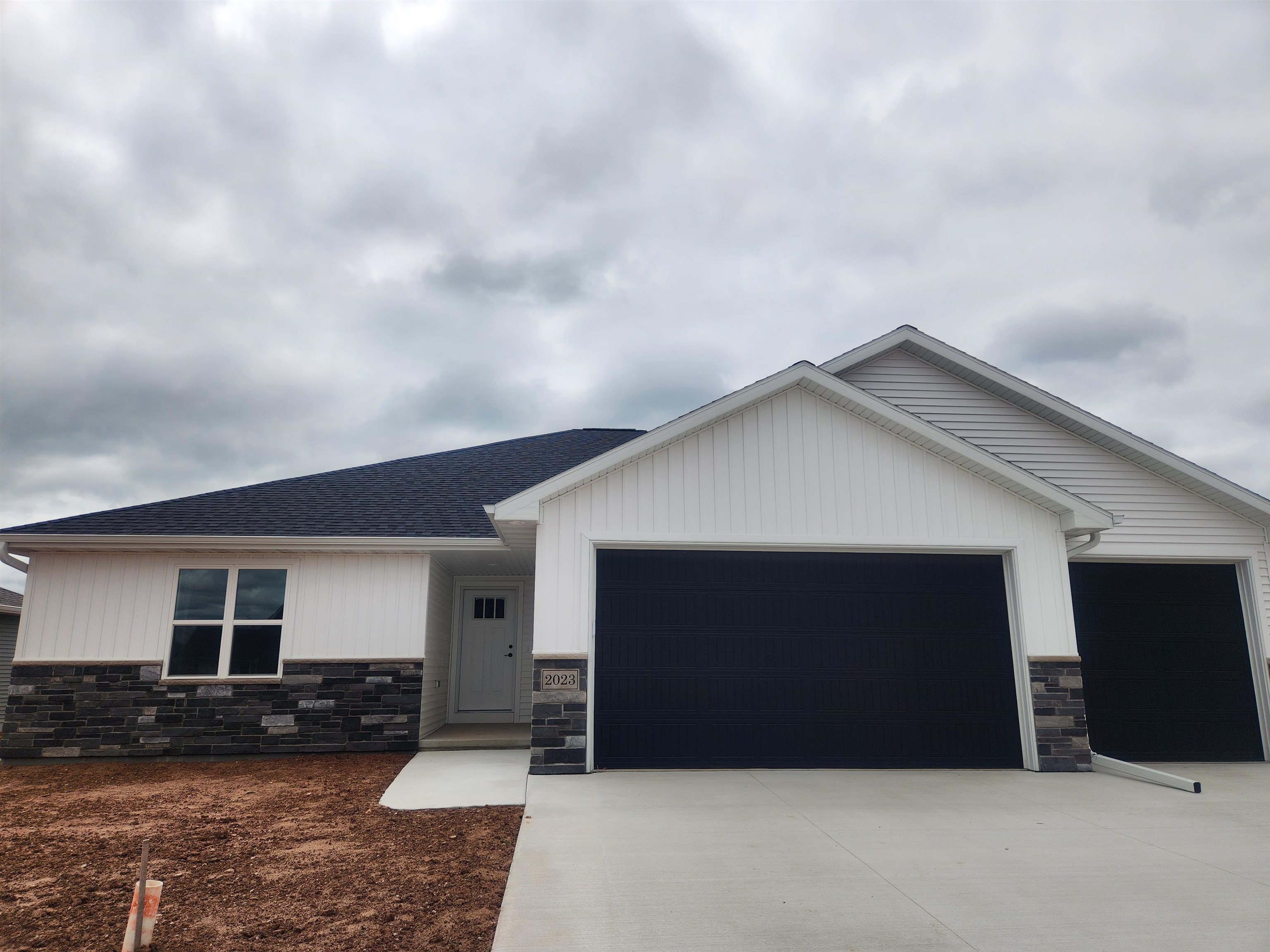 2023 Red Fox Lane
