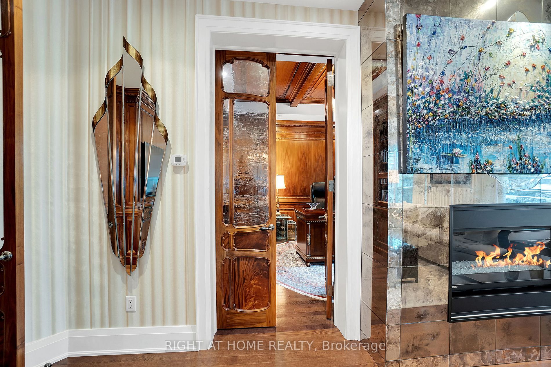 100 Yorkville Ave 301