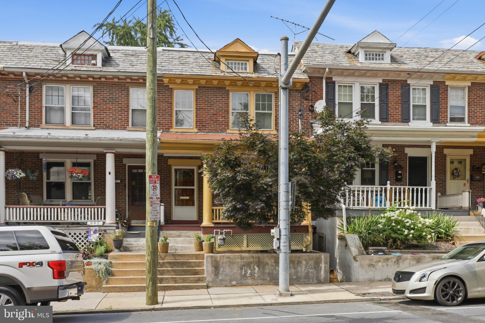 559 W Walnut Street