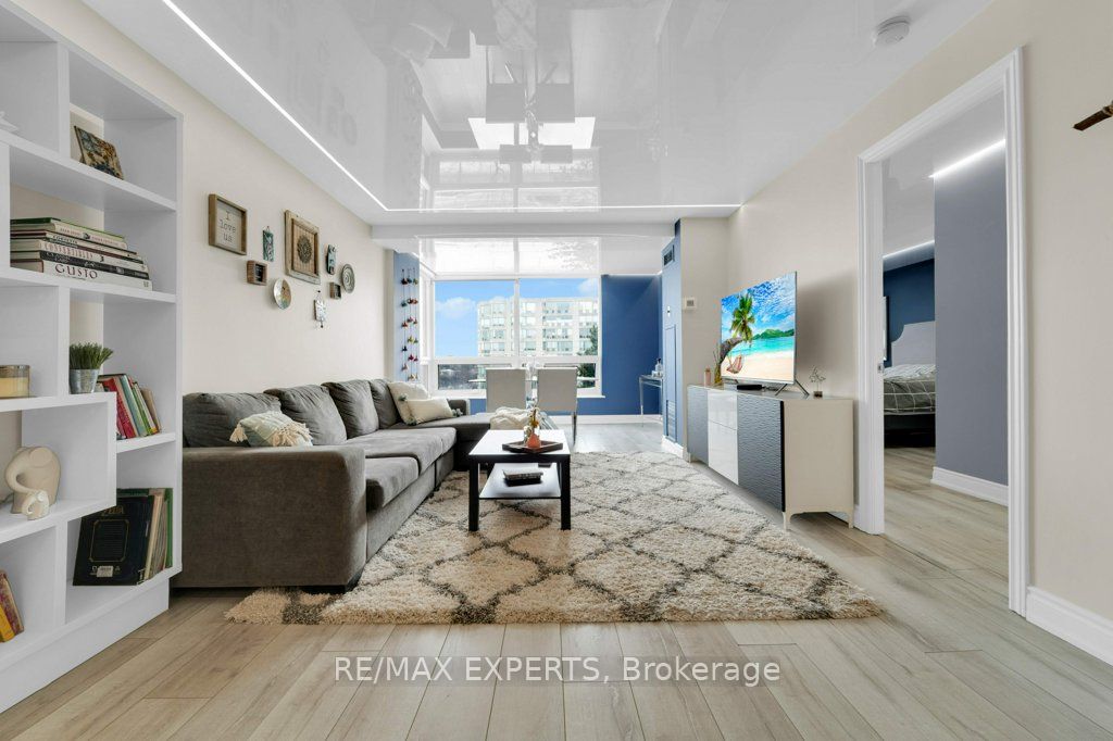 326 E Major Mackenzie Dr 508
