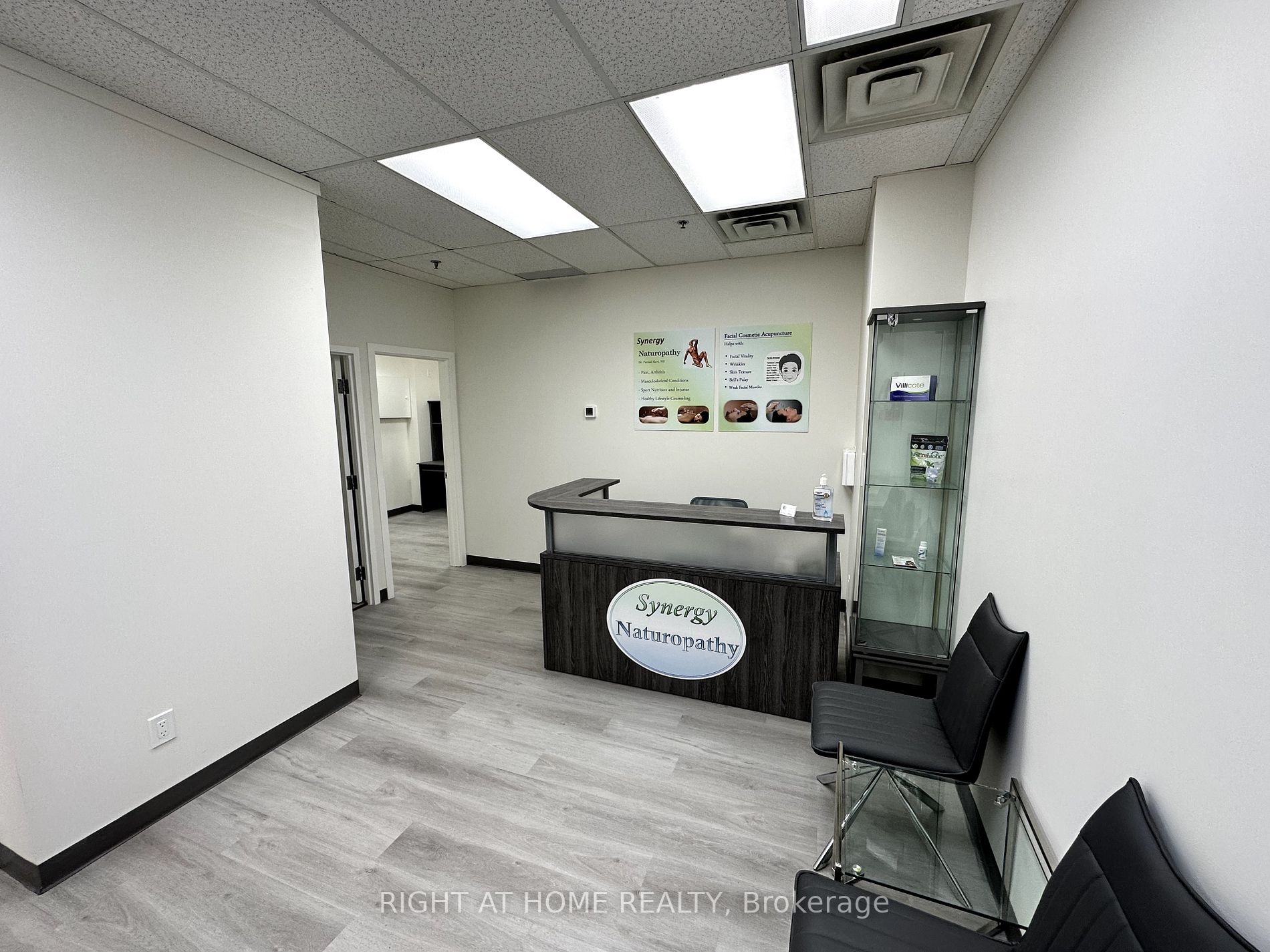 7131 Bathurst St 102-R3