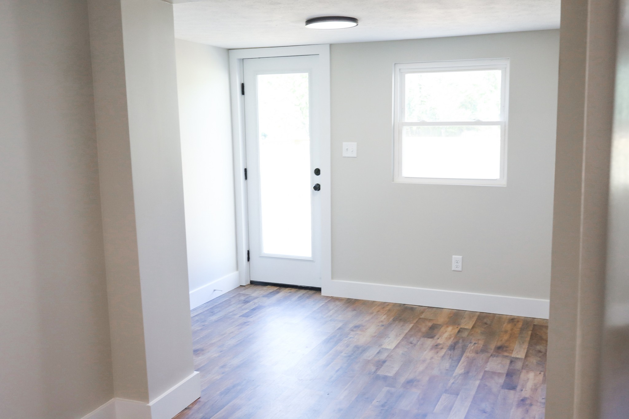 413 E Main St