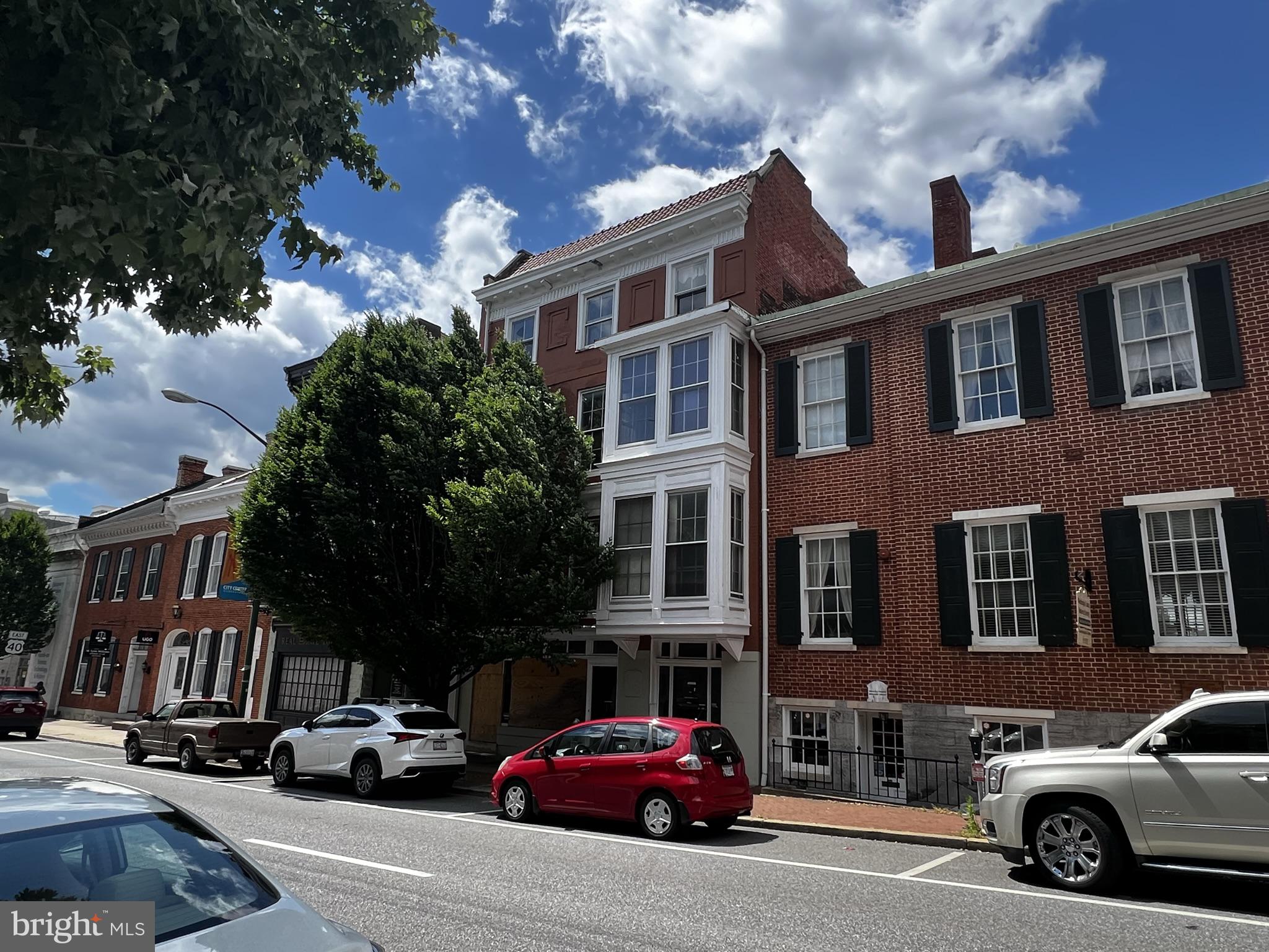 125 W Washington Street