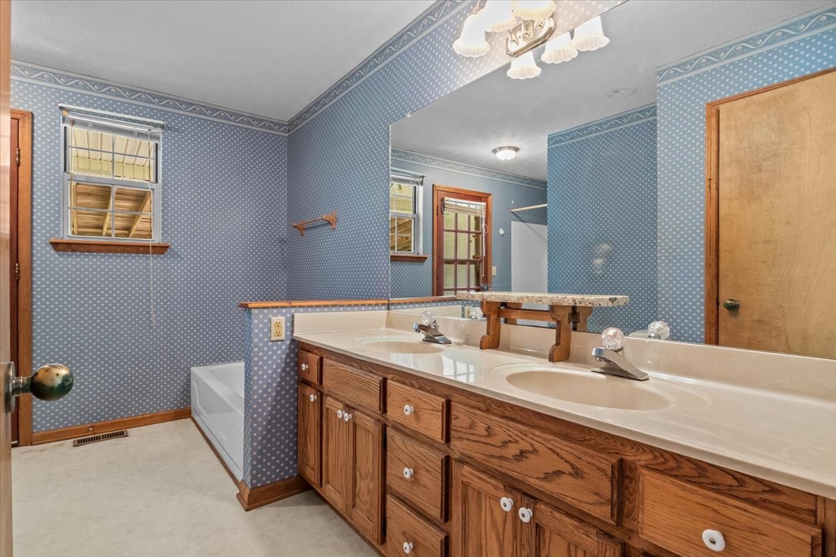 414 Valleywood Dr