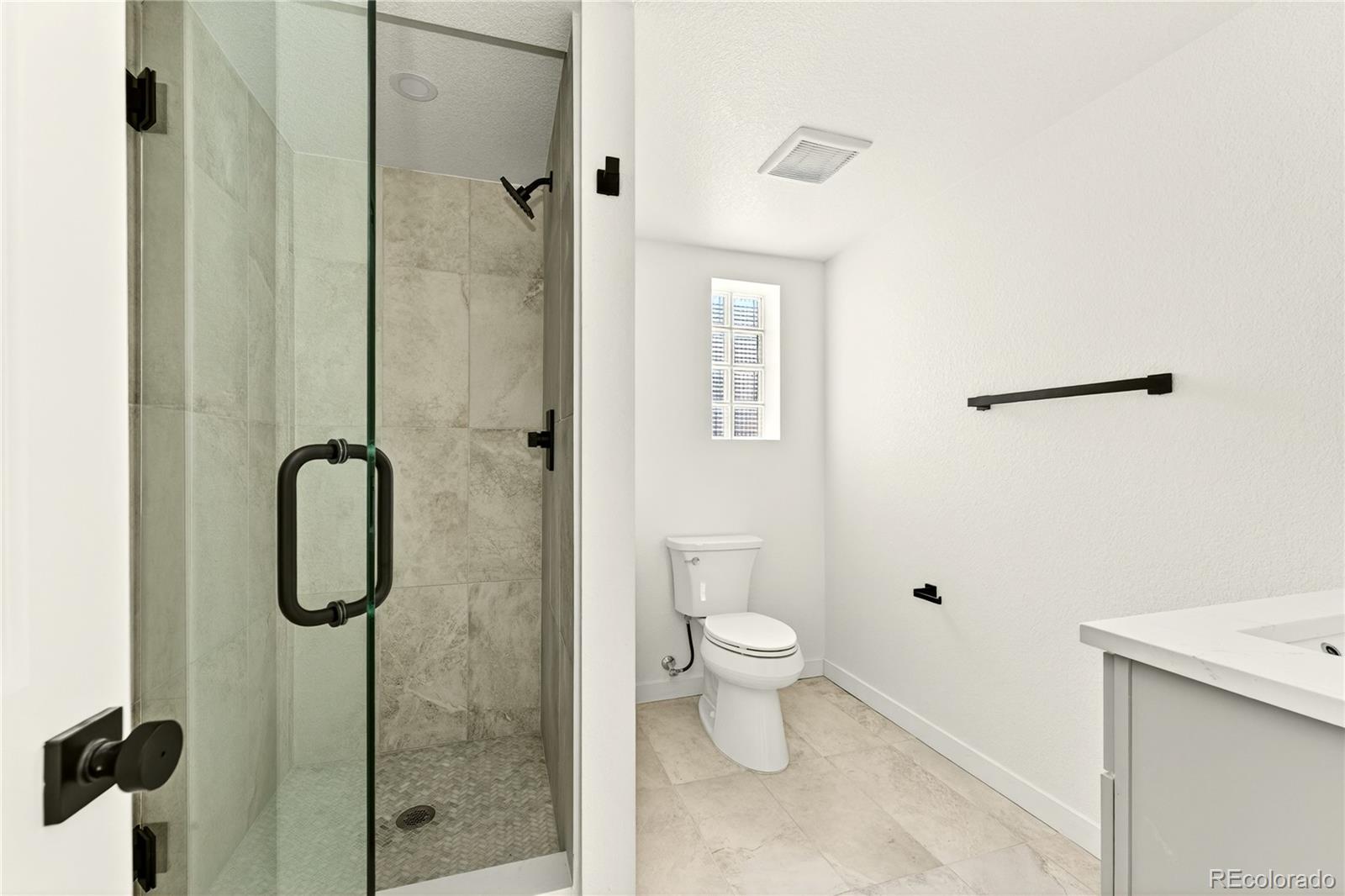 2429 S Leyden Street