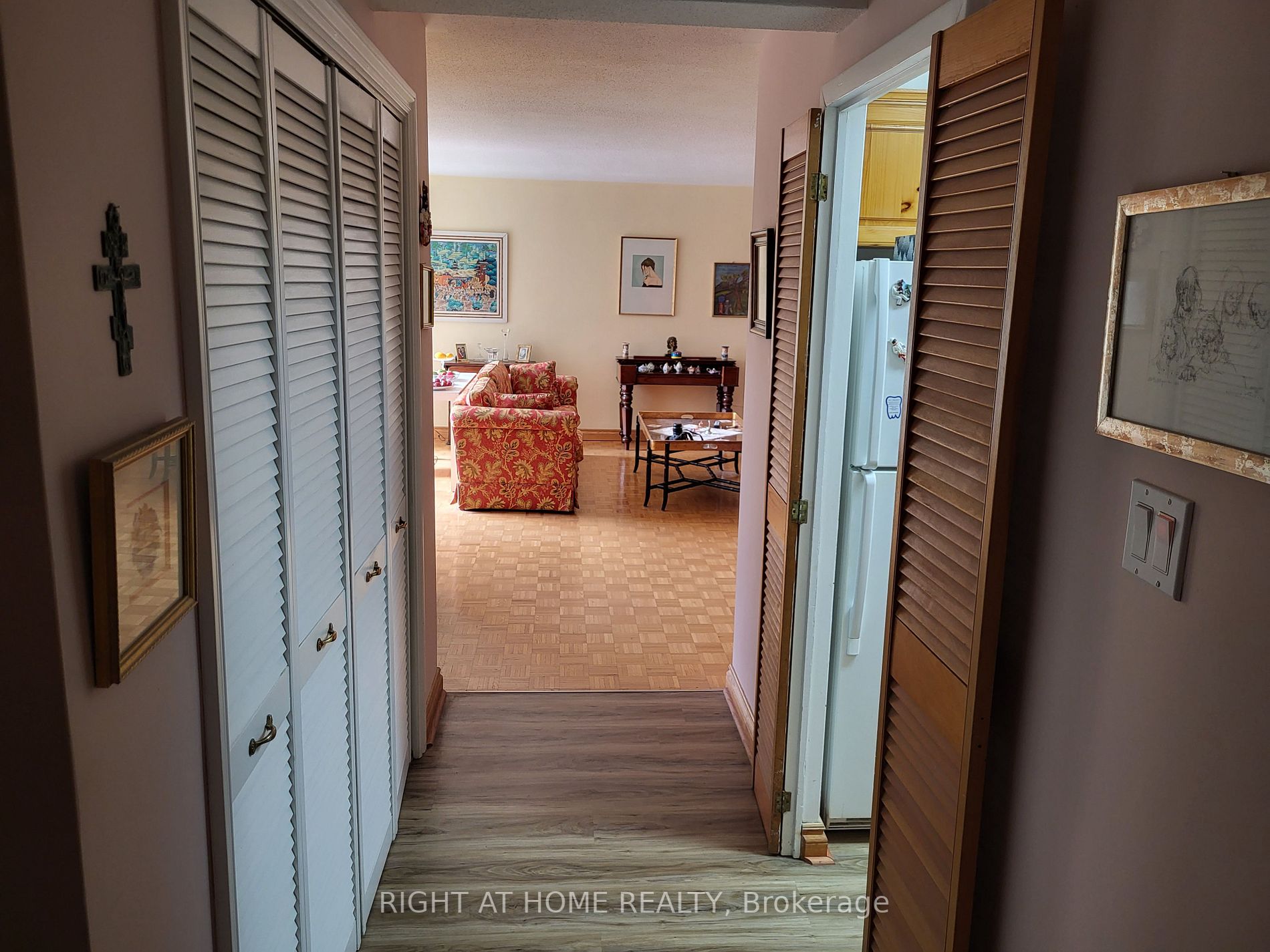 61 Richview Rd Apt#401