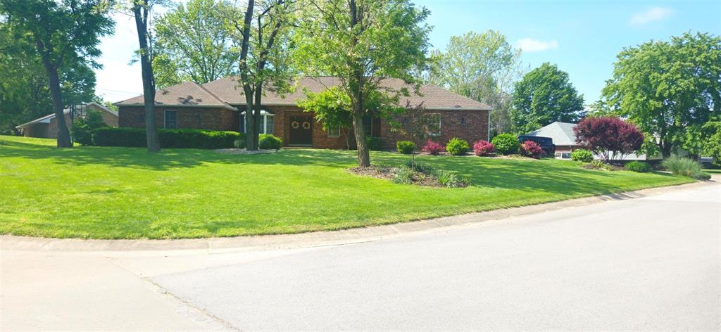 201 Rolling Meadows