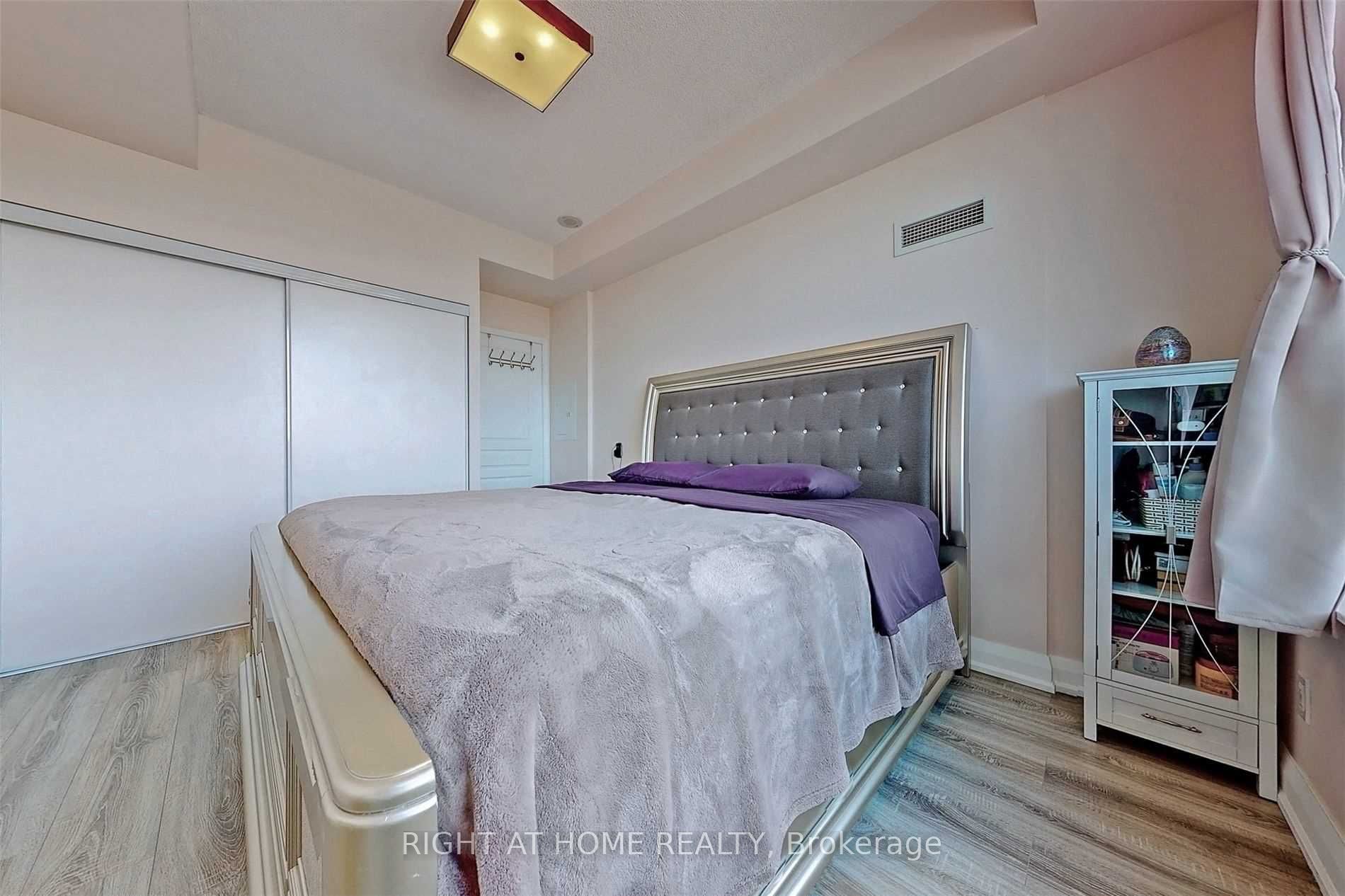 350 Red Maple Rd 817