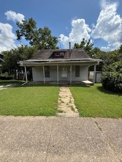 *DEVELOPERS/INVESTORS* Don't miss your chance in this AMAZING LOCATION! Walk to all things 12 South-shops, restaurants, new LaLa Land Coffee and more. 2 miles from The Gulch. Short drive to Vanderbilt Medical Center, Belmont University, Lipscomb University and Green Hills. Easy access to I-65 and I-440. Paris Ave is a wonderful street full of gorgeous homes.  So much potential for this historic home - it's  ready for your renovations to bring it to life! Home is in Belmont-Hillsboro Neighborhood Conservation Overlay, meaning it cannot be torn down.  Being sold "as is." Offer Instructions attached. CAMPBELL GROUP to hold EM. Contact Kimmy with questions and to submit offers. All offers received after 4:30 pm or on weekends will be reviewed the next business day.