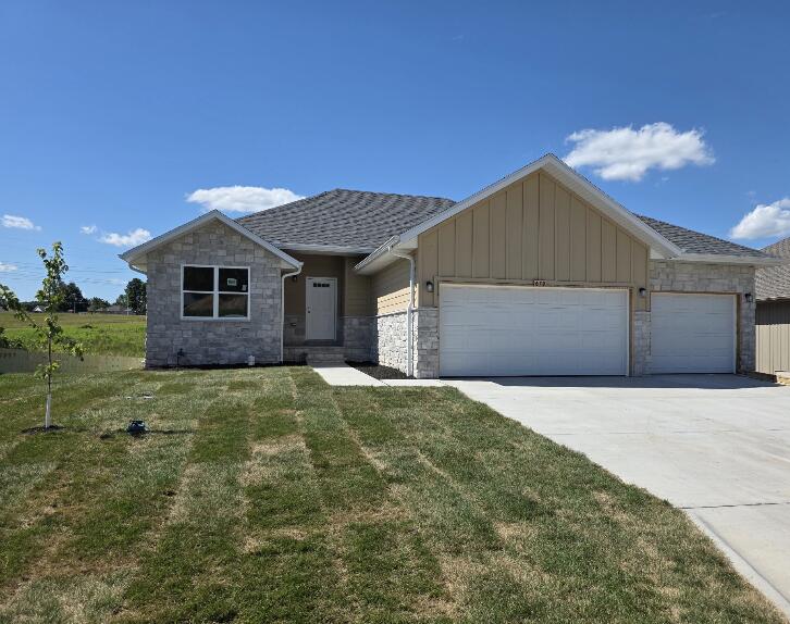 679 W Castor Loop
