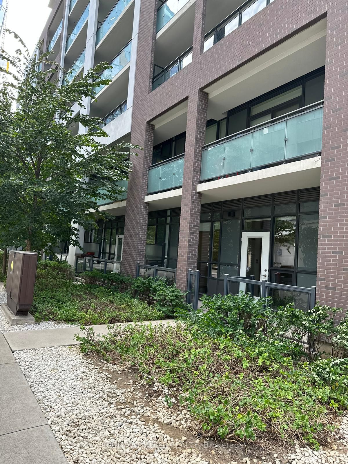 460 E Adelaide St 101