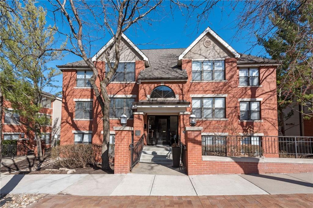 905 Washington Street 103