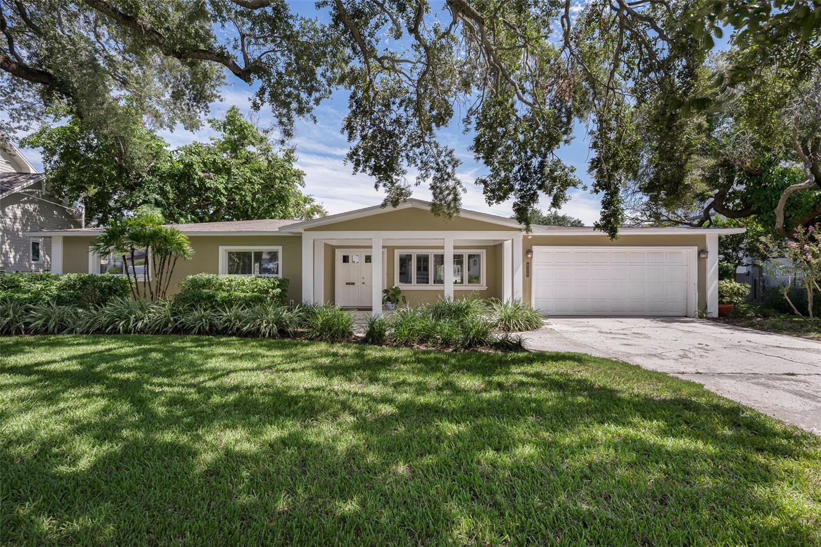 628 Riviera Drive, Tampa, FL