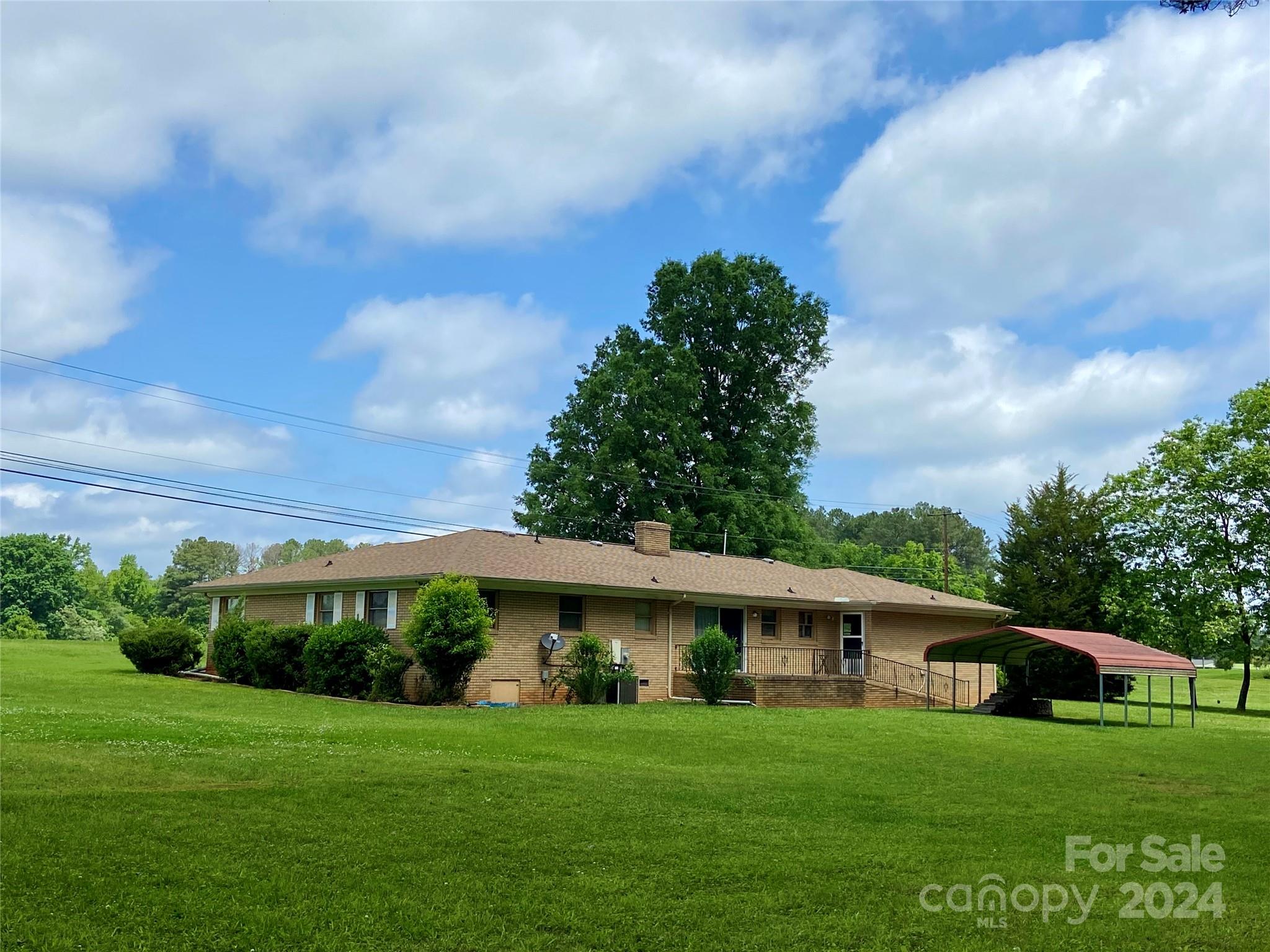 Property wrapper Lake Tillery Waterfront Properties Lynn Norman